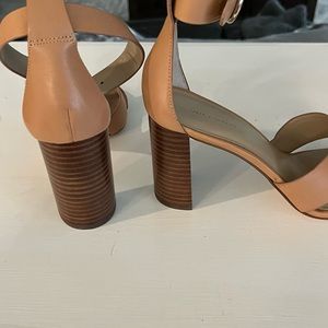 Brand new Ann Taylor sandal 71/2